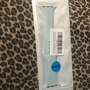 ⭐️NWT! Turquoise Apple Watch band. Fits size 42/44